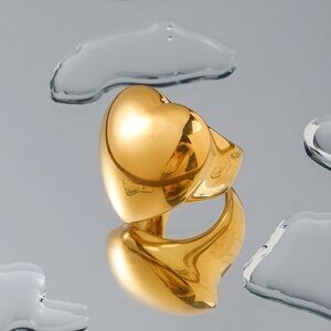Lustrous 14 k gold plate no turn Gold Heart Ring chunky 2inch  ❤️